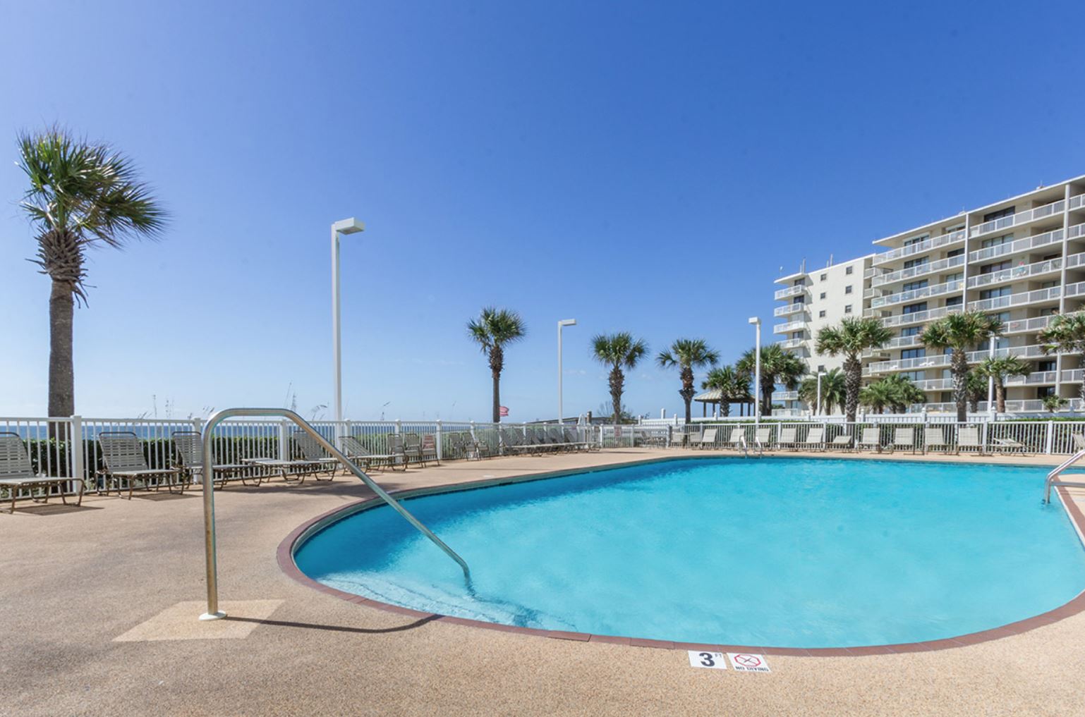 Resort Tradewinds
